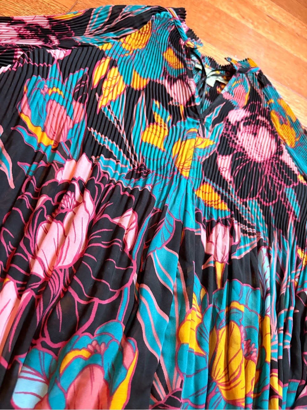 Bold Floral Pleated Blouse in Black